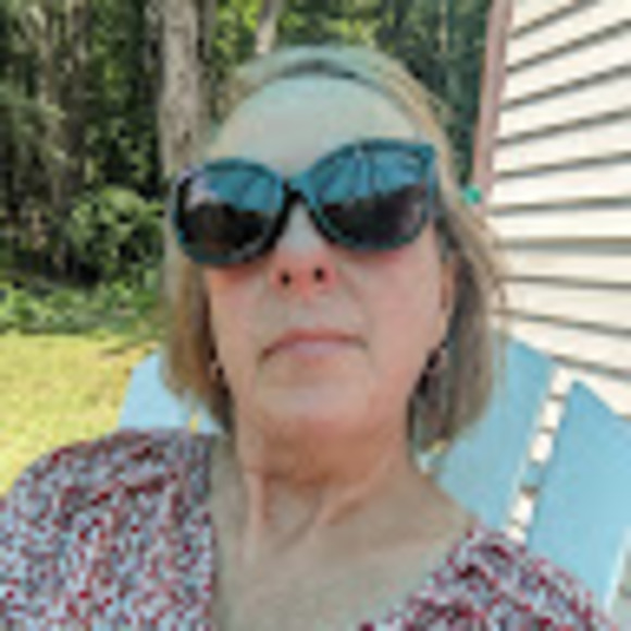 Meet your Posher, Carol - Picture 1 of 1